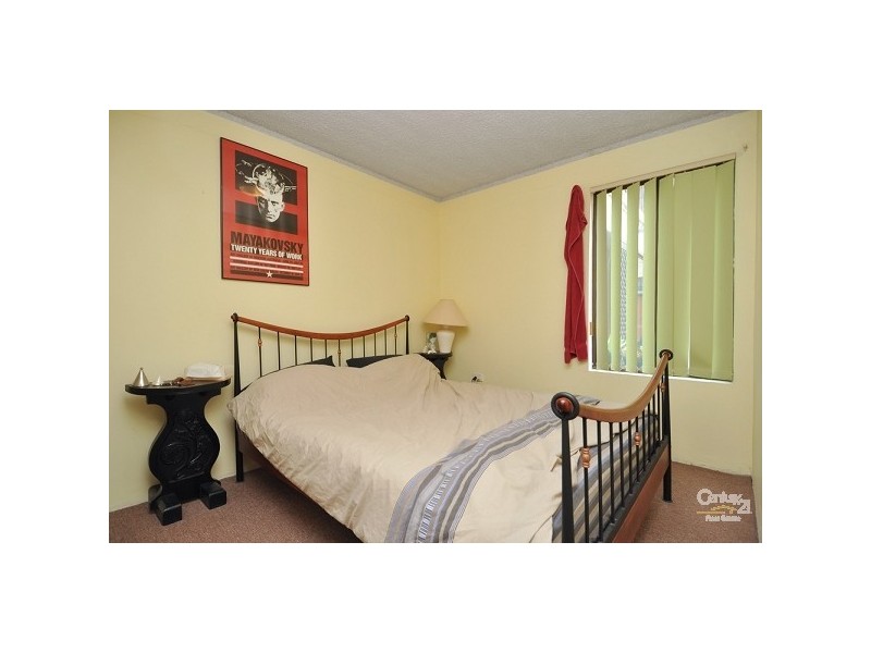 2/14 Oceanic Drive, Mermaid Waters QLD 4218