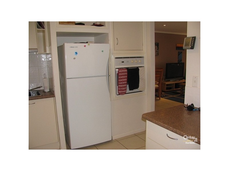 1/68 Dawn Parade, Miami QLD 4220