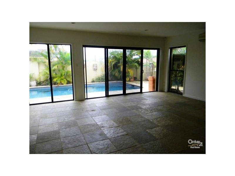 5 Rebholz Drive, Benowa QLD 4217