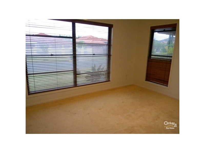 5 Rebholz Drive, Benowa QLD 4217