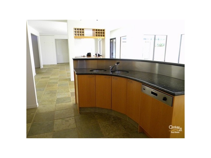 5 Rebholz Drive, Benowa QLD 4217