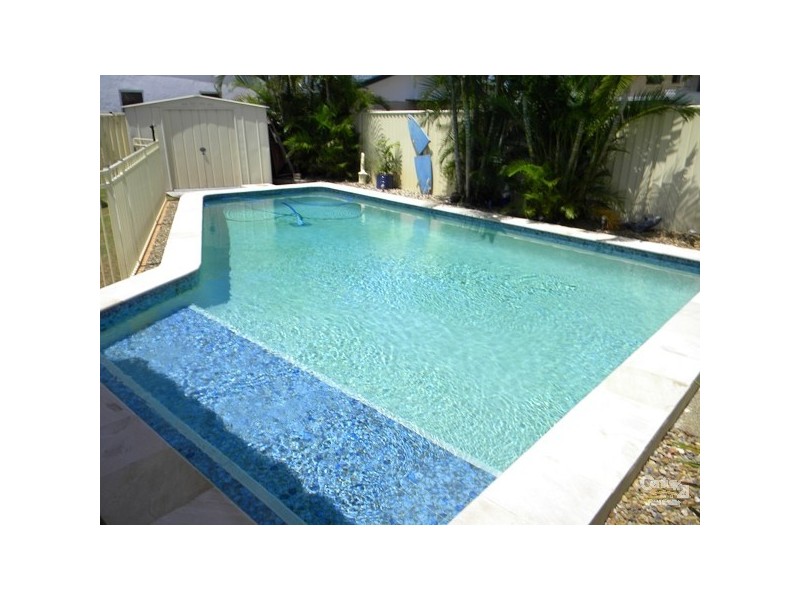 4 Le Mans Drive, Mermaid Waters QLD 4218