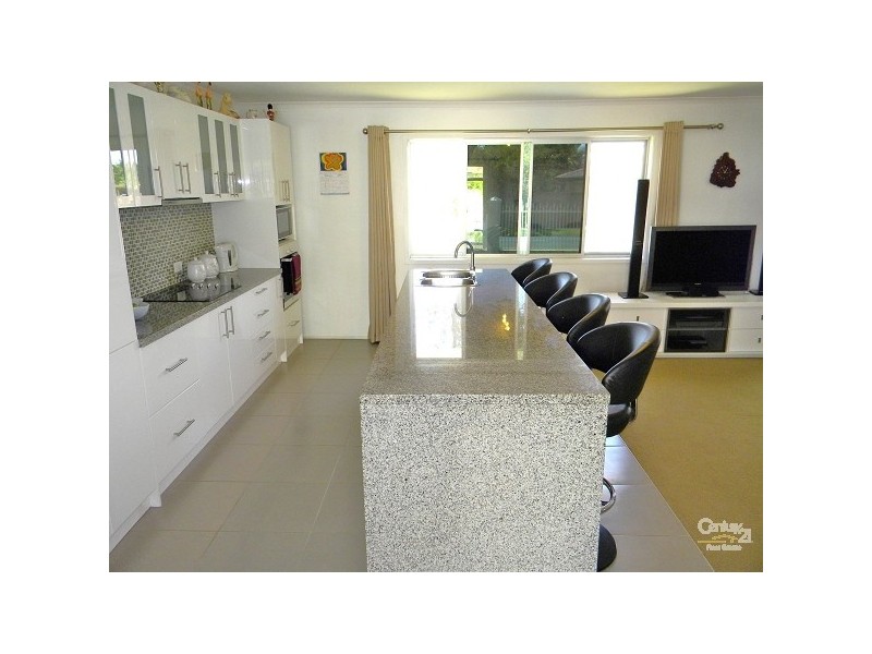 4 Le Mans Drive, Mermaid Waters QLD 4218