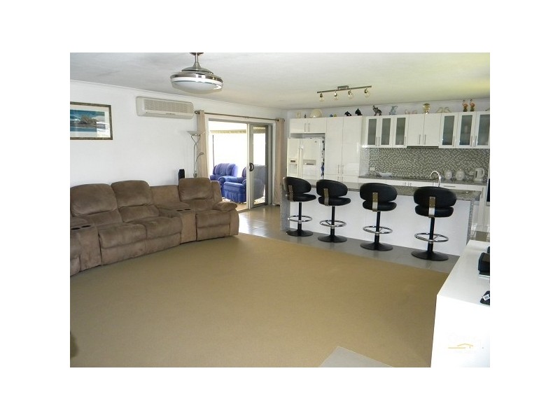 4 Le Mans Drive, Mermaid Waters QLD 4218