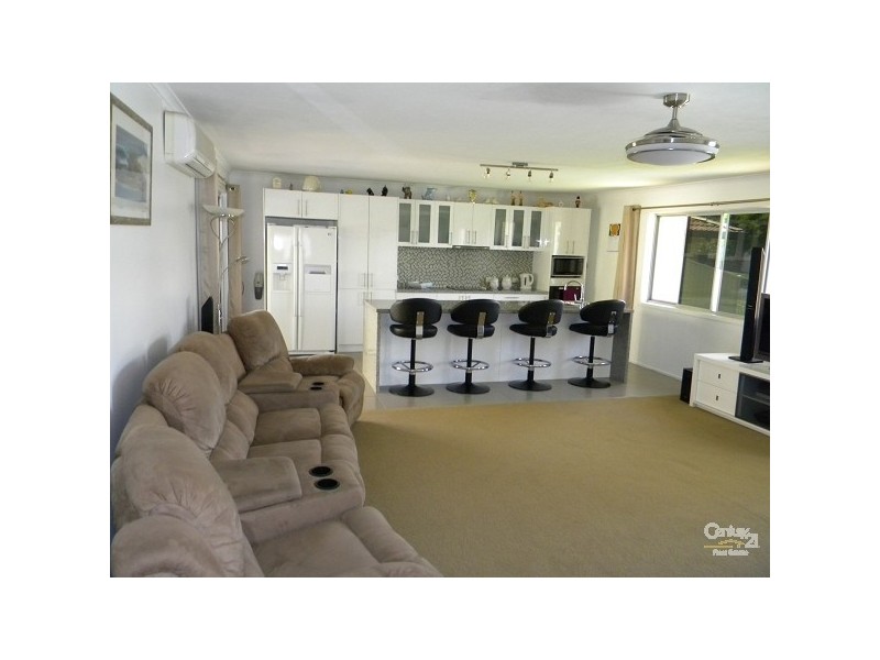 4 Le Mans Drive, Mermaid Waters QLD 4218