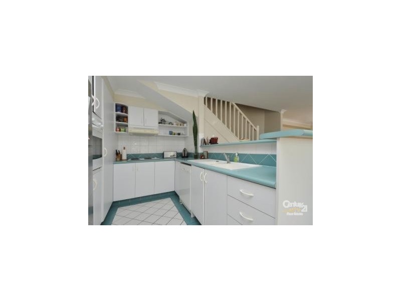 2/66 Dolphin Avenue, Mermaid Beach QLD 4218