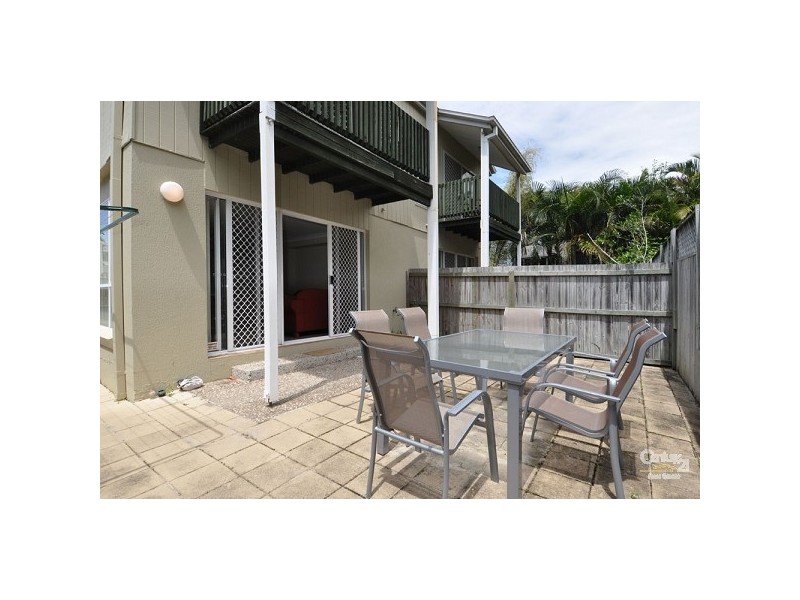 2/66 Dolphin Avenue, Mermaid Beach QLD 4218
