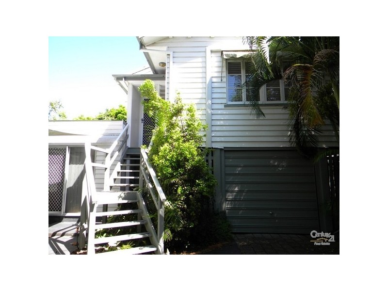 4 Lind Avenue, Southport QLD 4215
