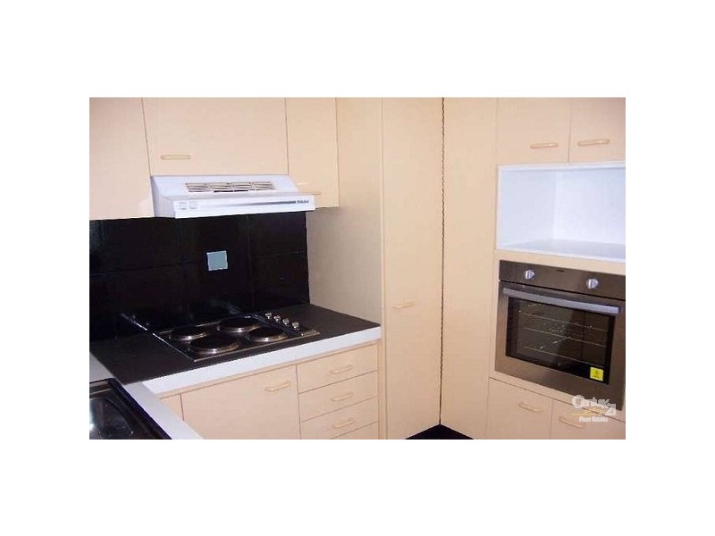 9/140 Surf Parade, Broadbeach QLD 4218