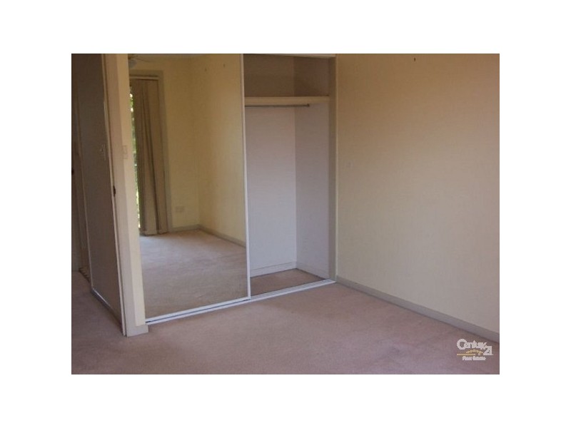 29/7 Santa Cruz Boulevard, Clear Island Waters QLD 4226