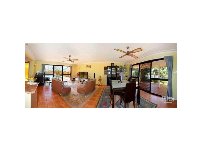 13 Sundowner Court, Mermaid Waters QLD 4218
