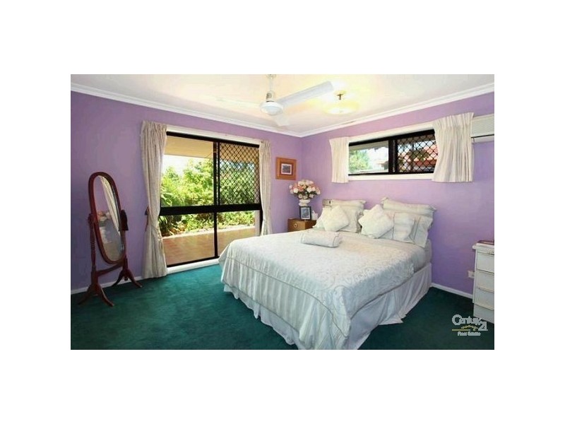 13 Sundowner Court, Mermaid Waters QLD 4218