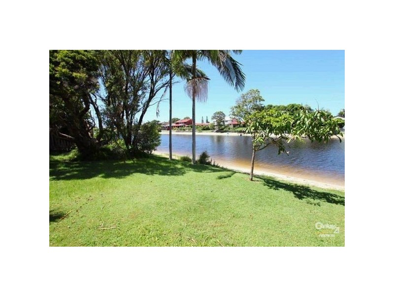 13 Sundowner Court, Mermaid Waters QLD 4218