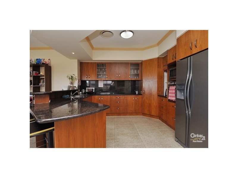 6 St Helens Court, Burleigh Waters QLD 4220