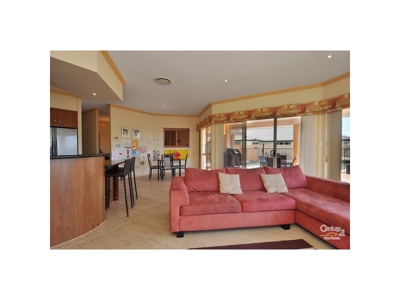 6 St Helens Court, Burleigh Waters QLD 4220