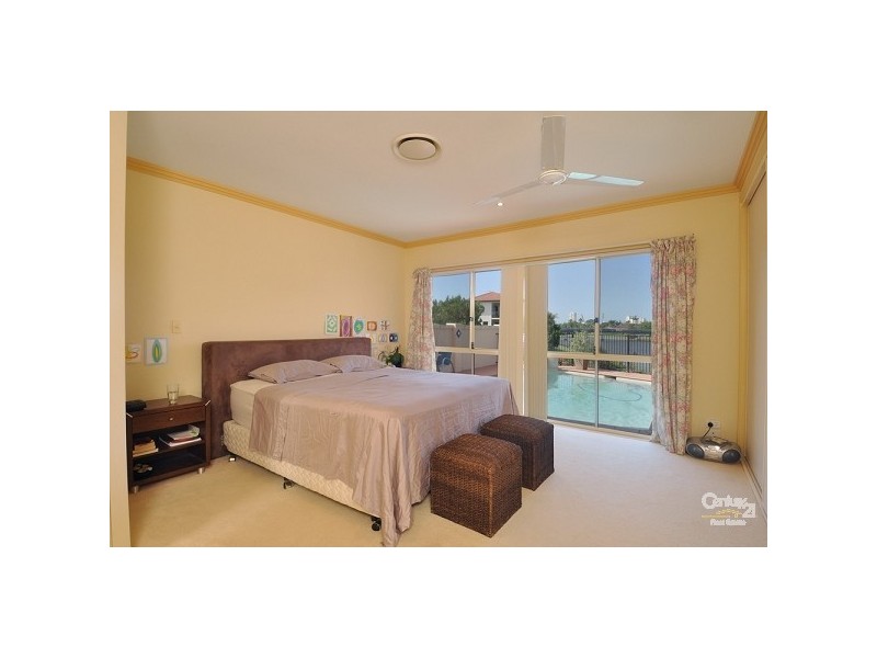 6 St Helens Court, Burleigh Waters QLD 4220