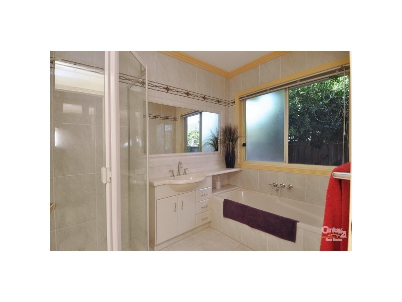 6 St Helens Court, Burleigh Waters QLD 4220