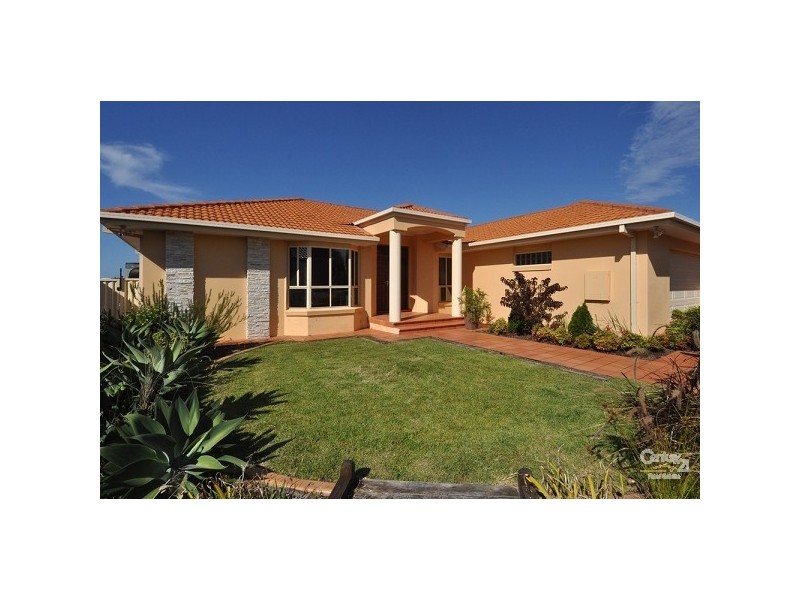 6 St Helens Court, Burleigh Waters QLD 4220
