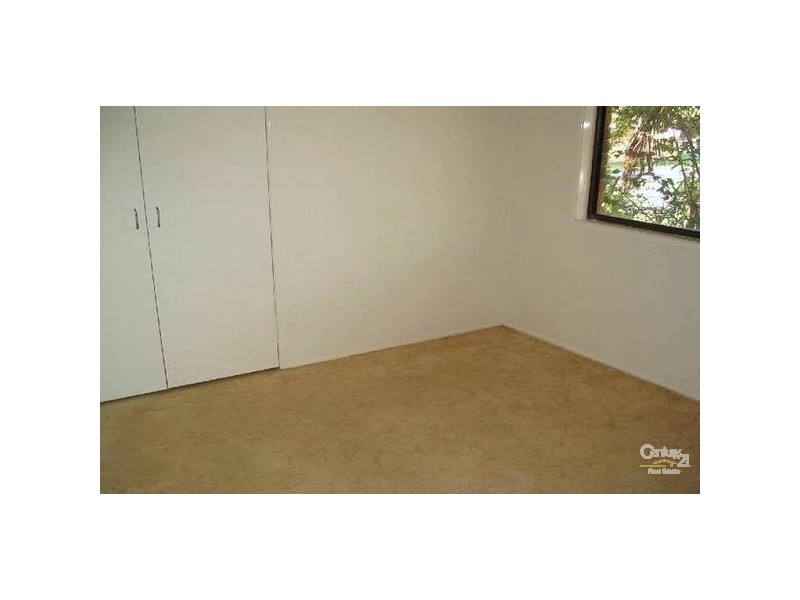 2 Triscay Place, Varsity Lakes QLD 4227