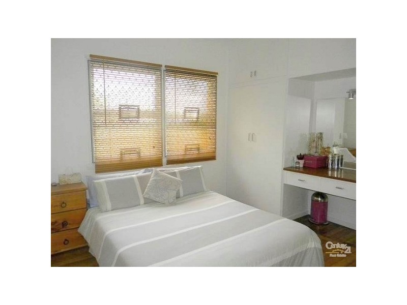 142 Sunshine Parade, Miami QLD 4220