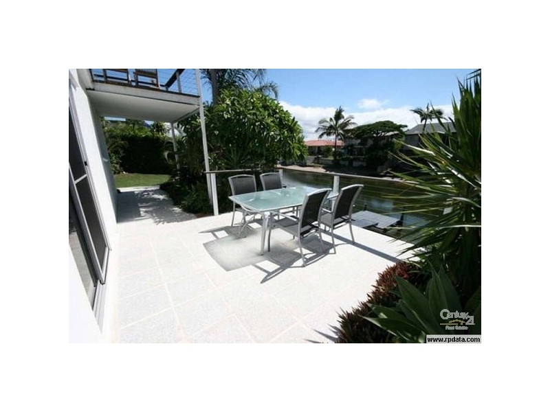 27 Sunshine Blvd, Broadbeach Waters QLD 4218