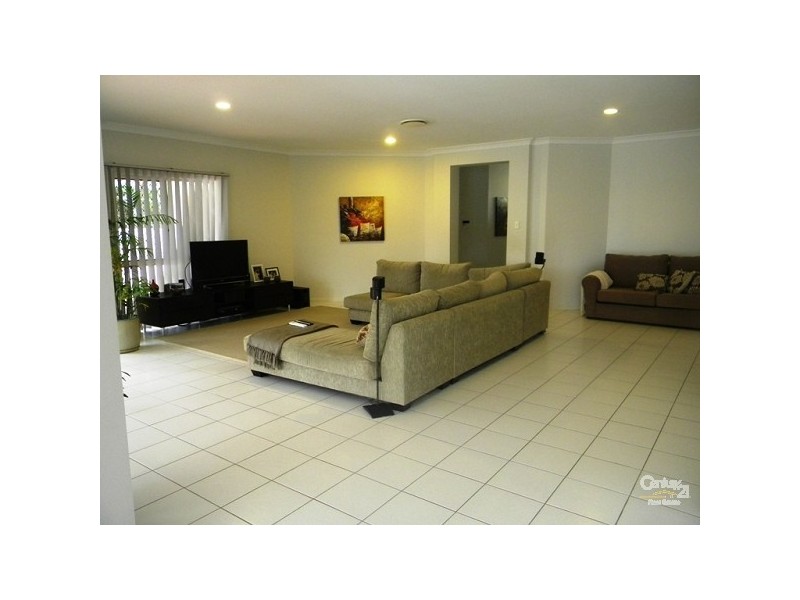 40 Clear Water Bay Drive, Clear Island Waters QLD 4226