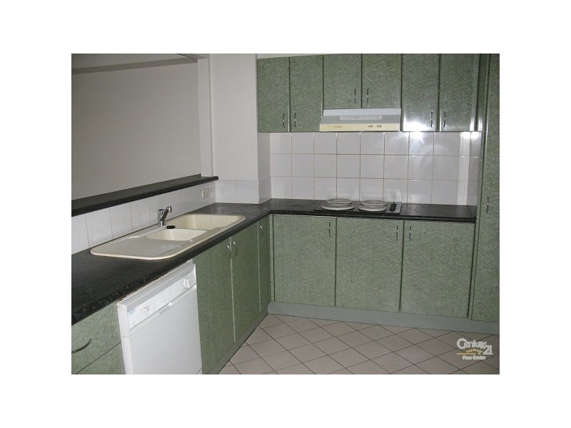 7/3 Bronberg Court, Southport QLD 4215