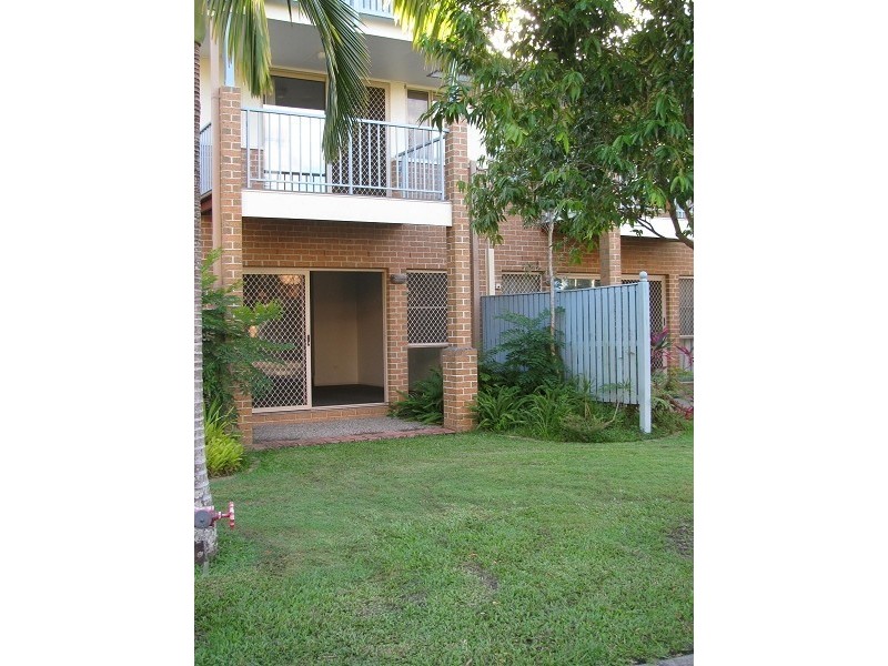 7/3 Bronberg Court, Southport QLD 4215