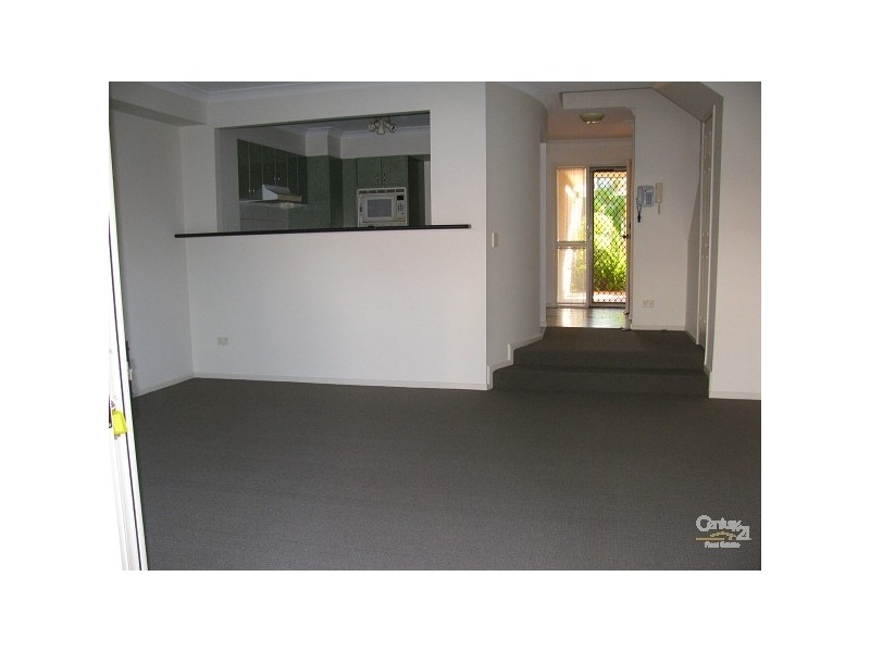 7/3 Bronberg Court, Southport QLD 4215