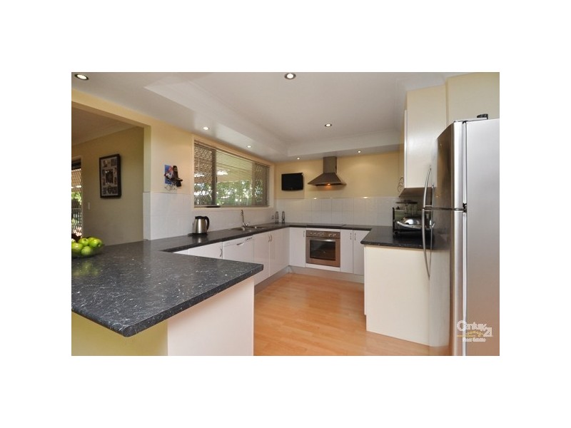 18 Launch Road, Mermaid Waters QLD 4218