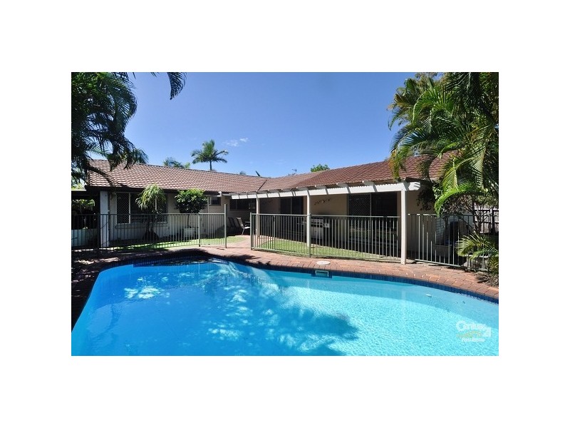 18 Launch Road, Mermaid Waters QLD 4218