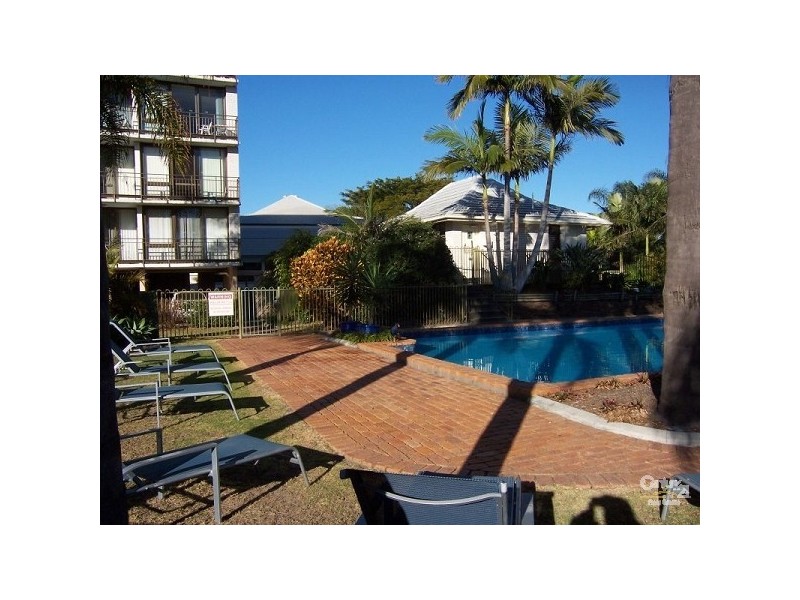 13 Fairway Drive, Clear Island Waters QLD 4226