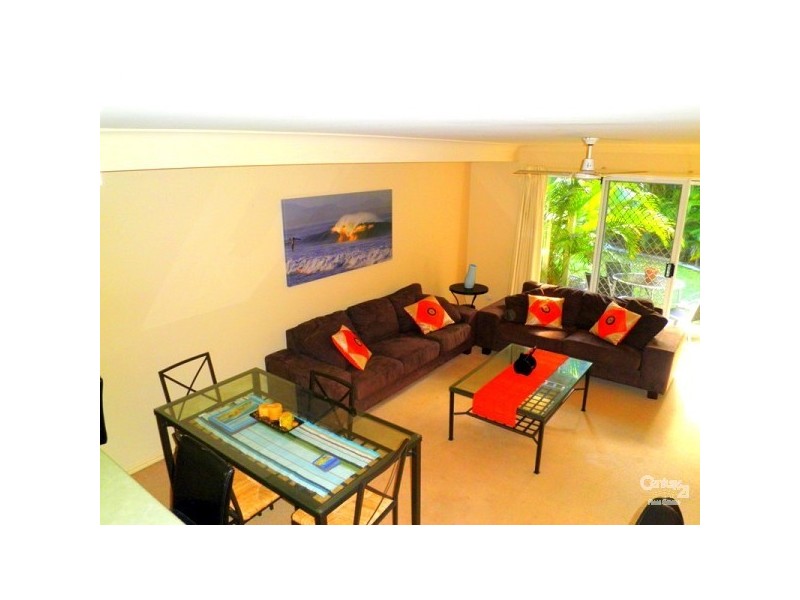 215 Cottesloe Drive, Mermaid Waters QLD 4218