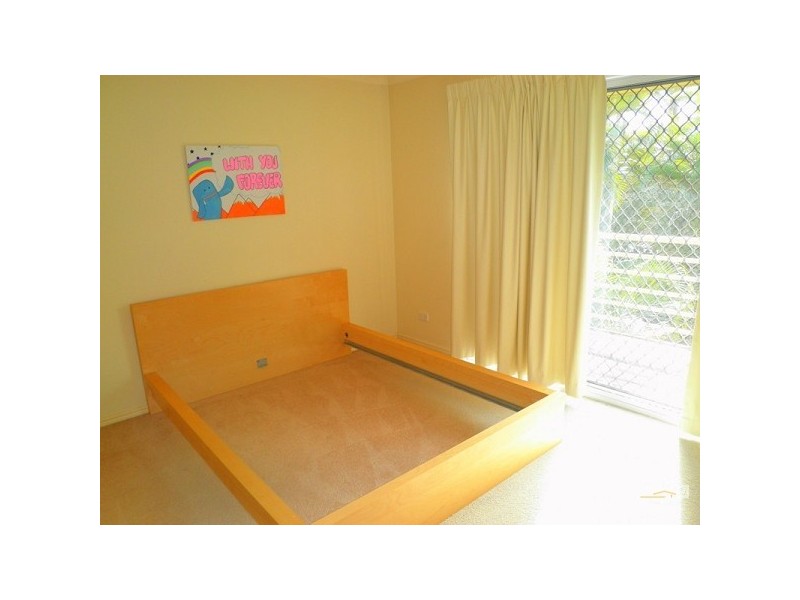 215 Cottesloe Drive, Mermaid Waters QLD 4218