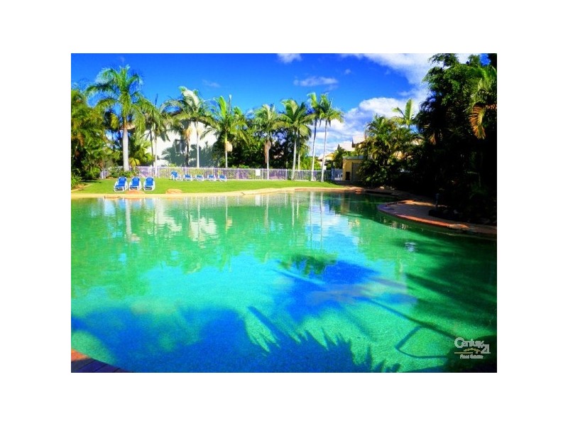 215 Cottesloe Drive, Mermaid Waters QLD 4218