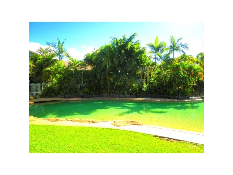 215 Cottesloe Drive, Mermaid Waters QLD 4218