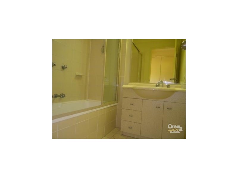 215 Cottesloe Drive, Mermaid Waters QLD 4218