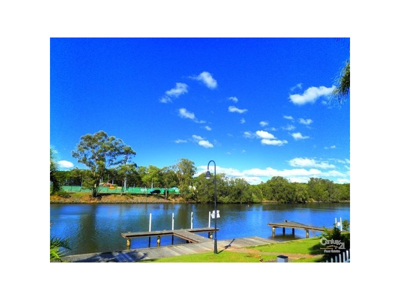 215 Cottesloe Drive, Mermaid Waters QLD 4218