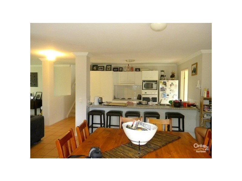 35 Ingles Cct, Arundel QLD 4214