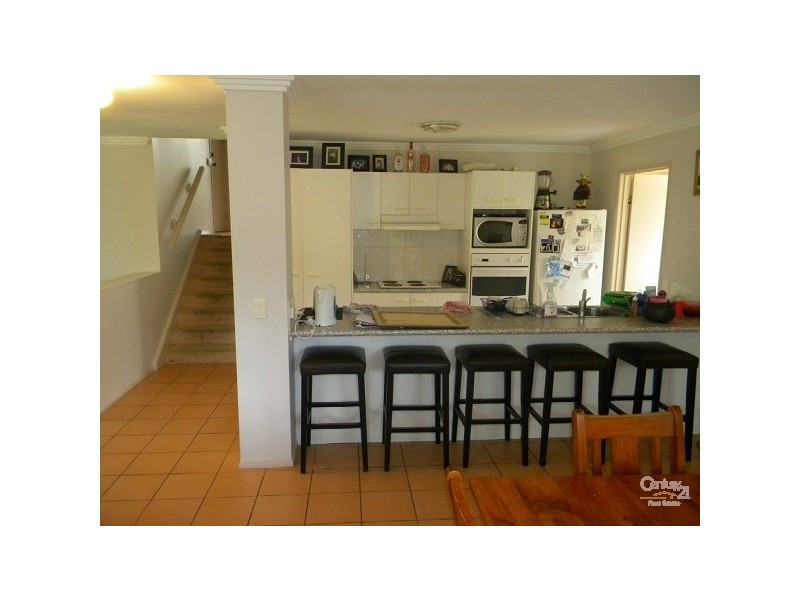 35 Ingles Cct, Arundel QLD 4214