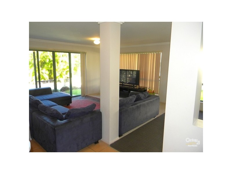 35 Ingles Cct, Arundel QLD 4214