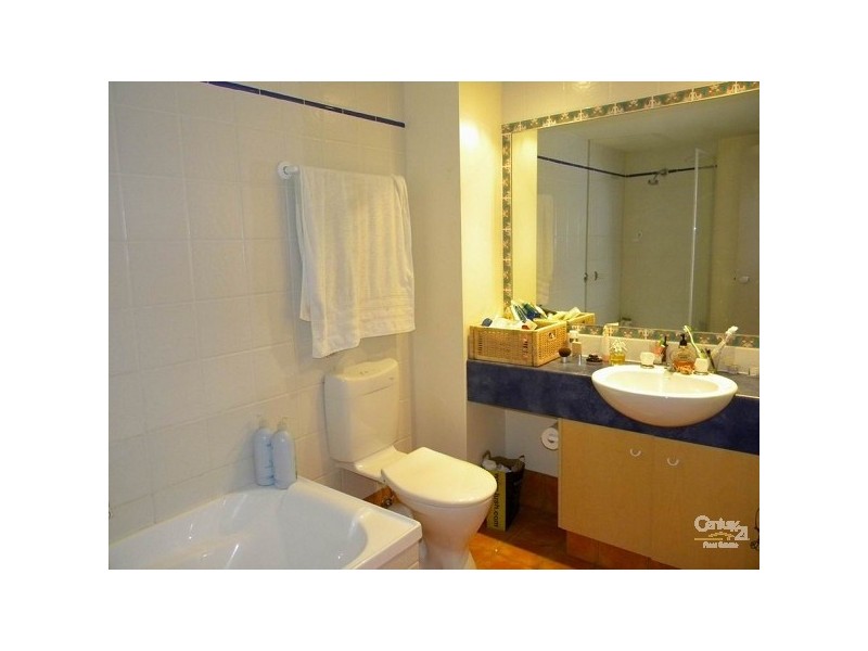 1/12 Redondo Avenue, Miami QLD 4220