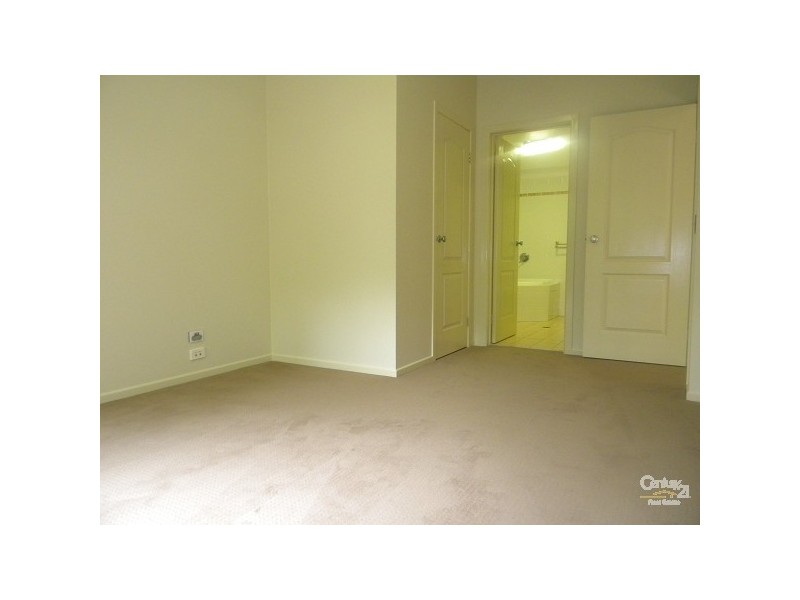 119/85 Palm Meadows Drive, Carrara QLD 4211