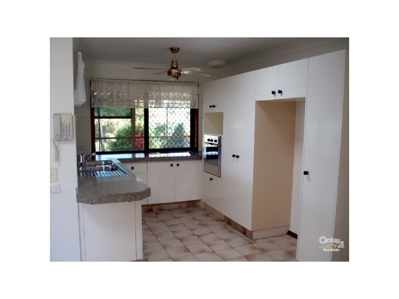 10 Chestnut Street, Elanora QLD 4221