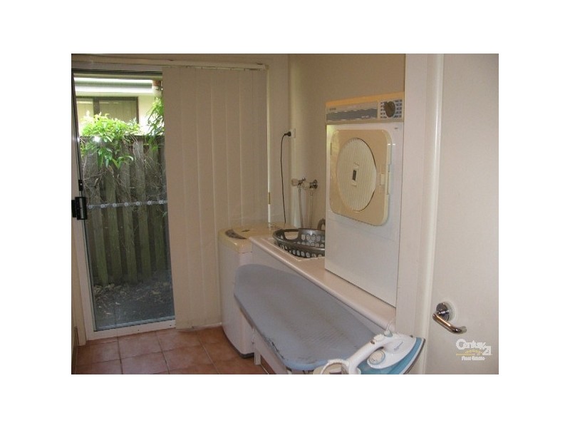 21 Seville Cct, Burleigh Waters QLD 4220