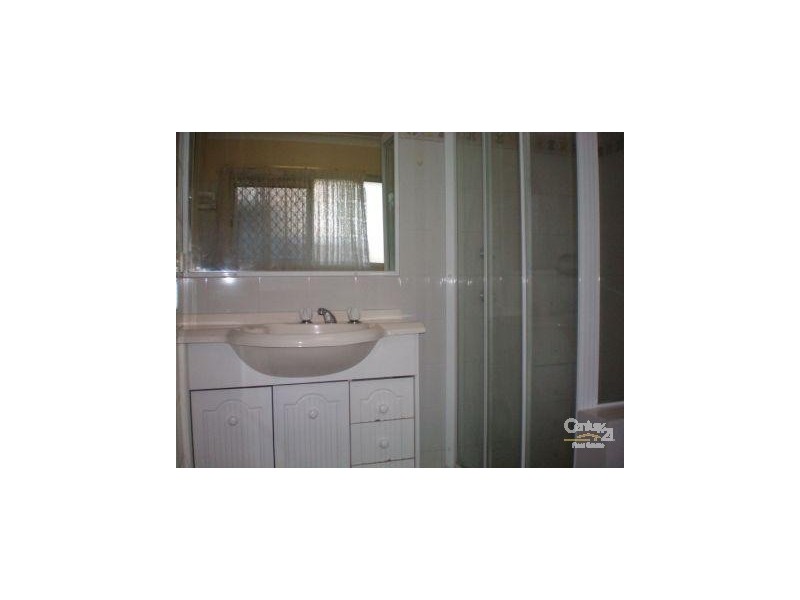 2/27 Albion Avenue, Miami QLD 4220