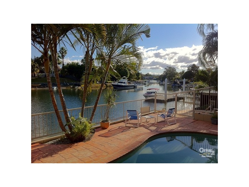 7 Lakeside Avenue, Broadbeach Waters QLD 4218