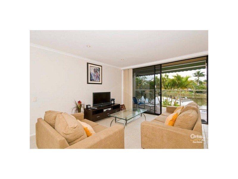 7 Lakeside Avenue, Broadbeach Waters QLD 4218