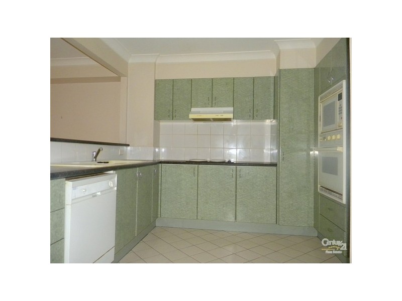 7/3 Bronberg Court, Southport QLD 4215
