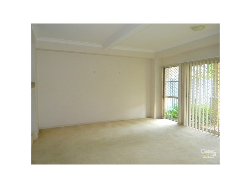 7/3 Bronberg Court, Southport QLD 4215